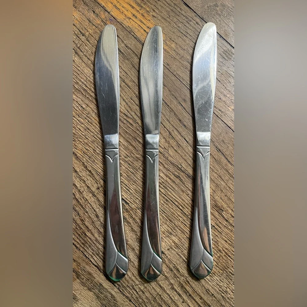 Elegant Knives Set